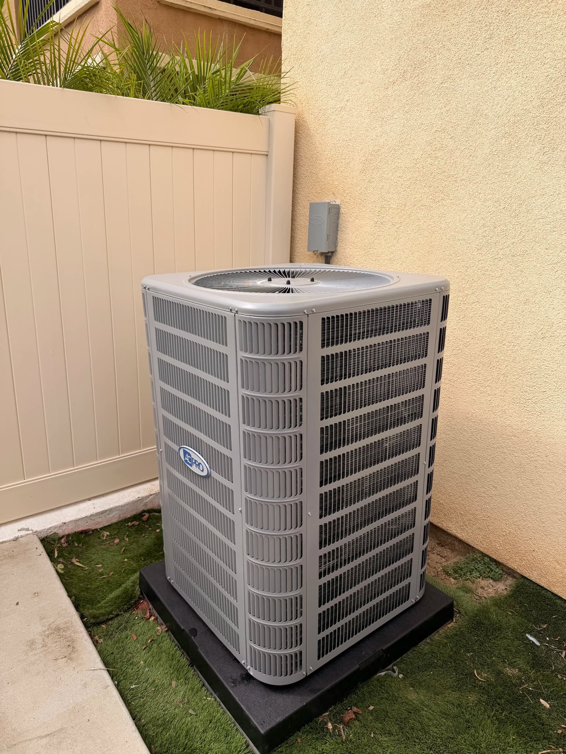 AC Breakdown on the Hottest Day? We Got This Customer Back Up Fast image